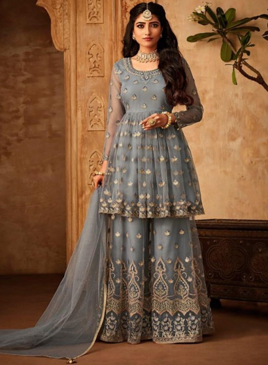traditional fashion outfit